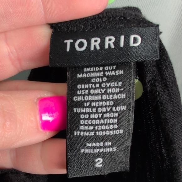 Torrid Graphic Cut Out Tank Top Gray - Picture 4 of 5